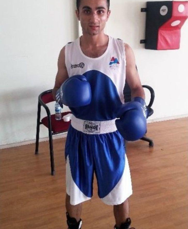 Ağrılı boksör Şampiyonluğa ulaşmak İçin mücadele ediyor