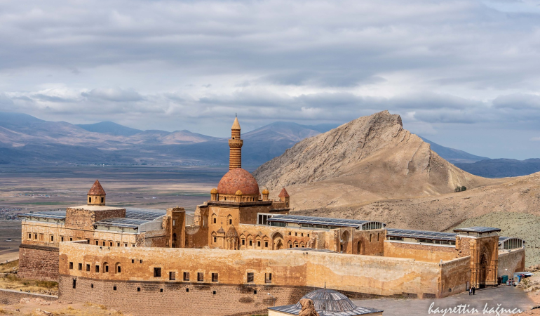 Doğubayazıt yardımlar: ramazan kahraman'ın destekleri