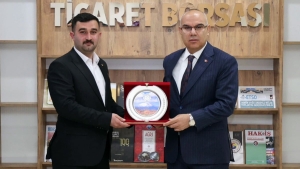 Vali-mustafa-koctan-agri-ticaret-borsasina-iade-i-ziyaret-131950 - diyadin haber
