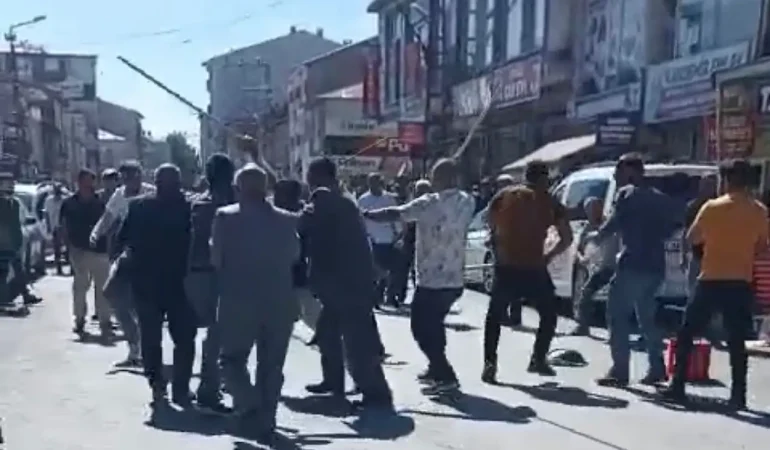 Ağrı kavga meydanda sopalı kavga video ile yaşandı