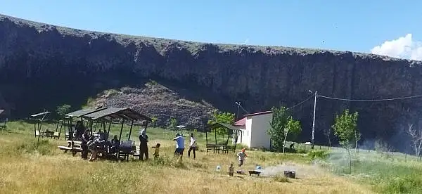 Ağrıda Piknik Yaz Mevsiminin Keyfini Çıkarın