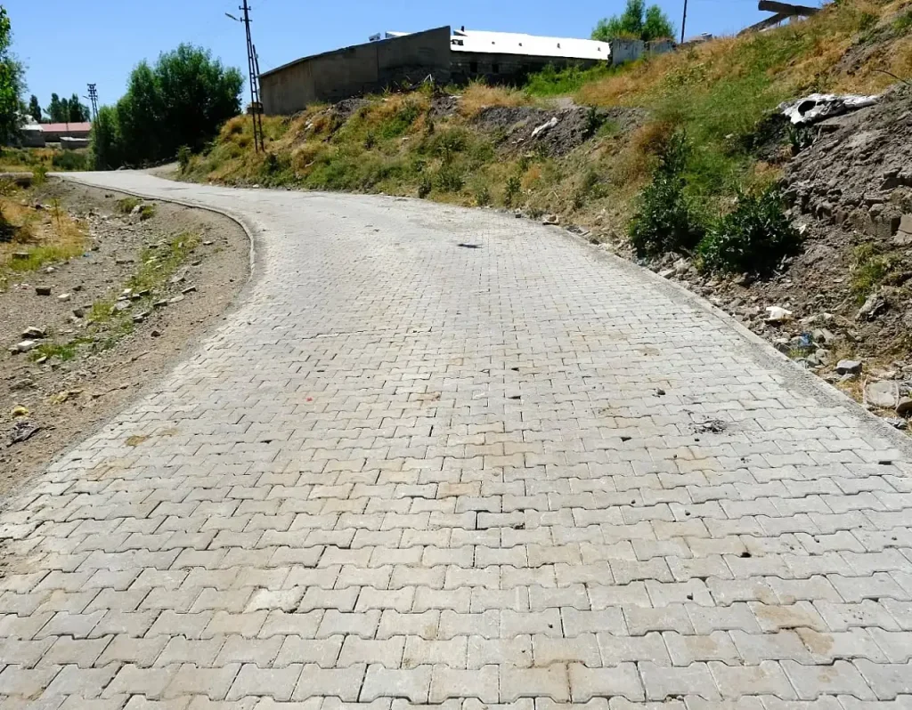 Ballıbostan Köyü Yol Çalışması Tamamlandı