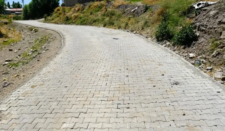 Ballıbostan köyü yol Çalışması tamamlandı