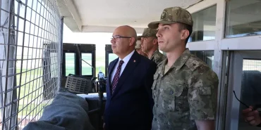 Hudut karakolu ziyareti güvenlik güçleriyle buluşma