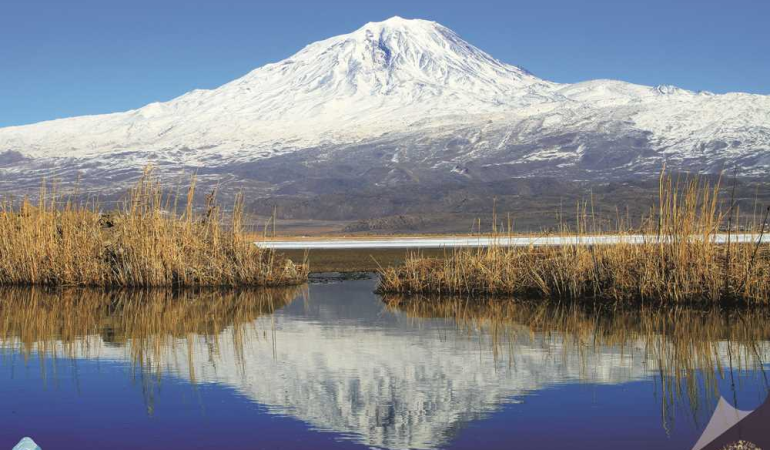 Ağrı dağı ve balık gölü: kartpostallık güzellikler