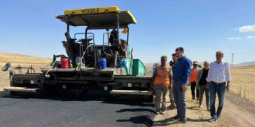 Diyadin yol Çalışmaları: Çukurlu yollar tarihe karışıyor
