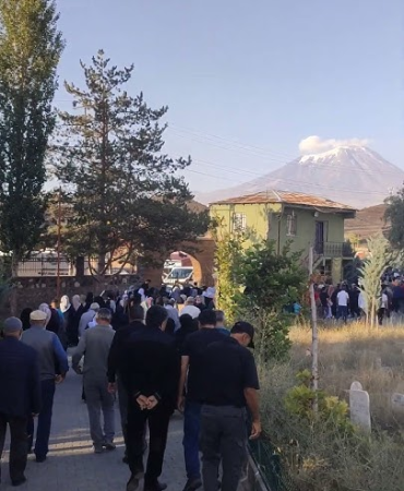 Doğubayazıt mezarlık ziyaretleri için hazırlıklar yapıldı