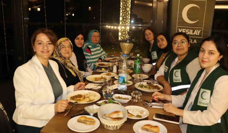 Yeşilay gönüllüleri: bağımlılıkla mücadelede destek