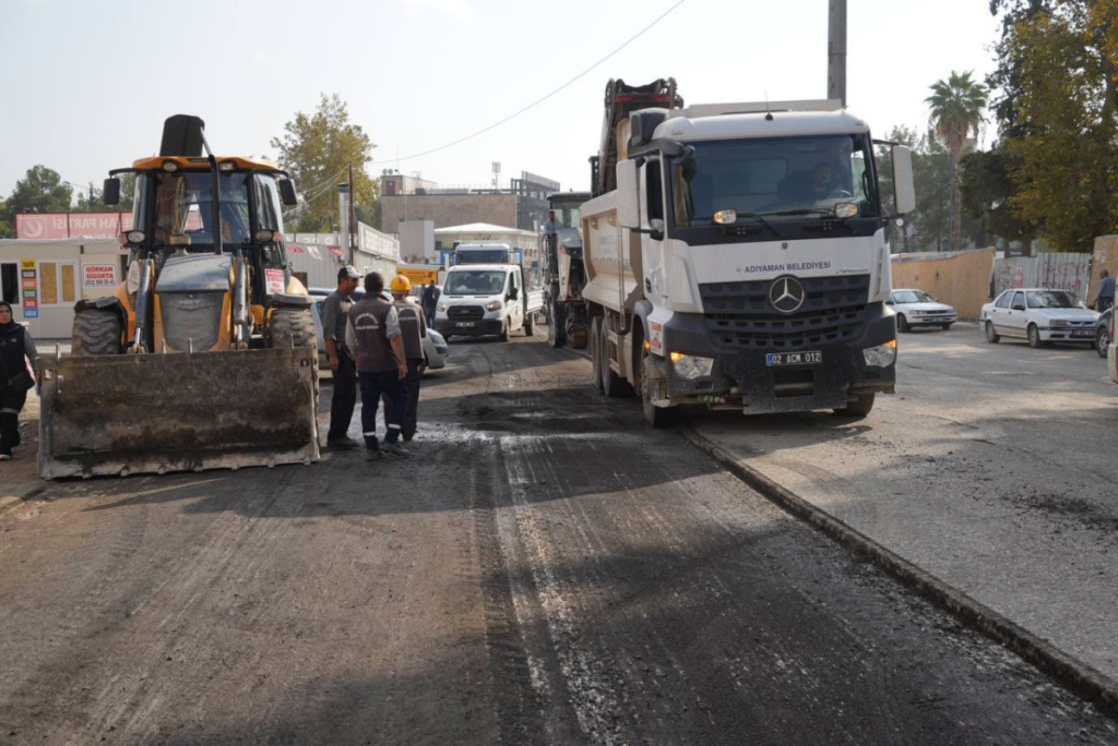 Patnos Asfaltlama Çalışmalarıyla Ulaşımı Geliştiriyor