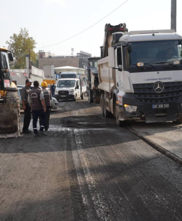 Patnos asfaltlama Çalışmalarıyla ulaşımı geliştiriyor
