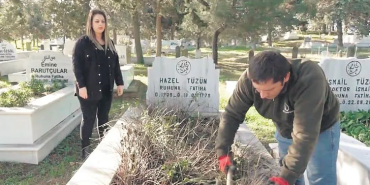 Doğubayazıt Mezarlık Ziyareti Bayramda Çiçek Dağıtımı