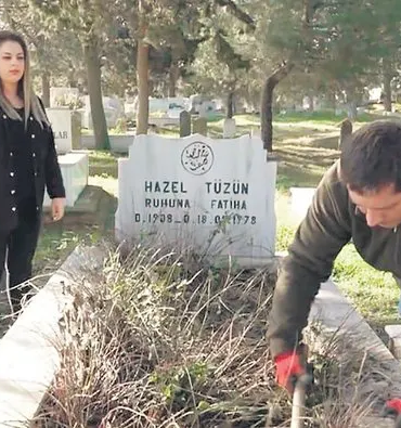 Doğubayazıt Mezarlık Ziyareti Bayramda Çiçek Dağıtımı