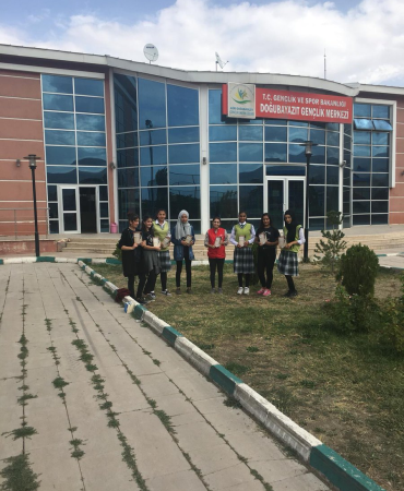 Doğubayazıt gençlik merkezi köy okullarını ziyaret ediyor