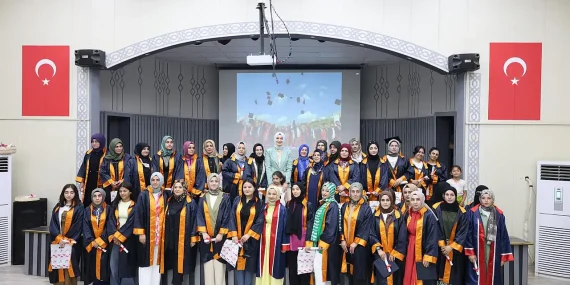 Ağrı Anne Akademisi Mezuniyet Töreni Başarıyla Gerçekleşti