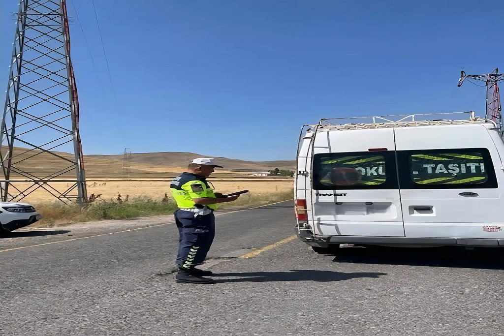 Ağrı Trafik Denetimi 5 Gözaltı ve 21 Araca Ceza