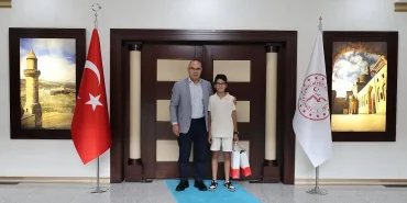 Ağrı valisi ile efe Çınar taşır ziyareti