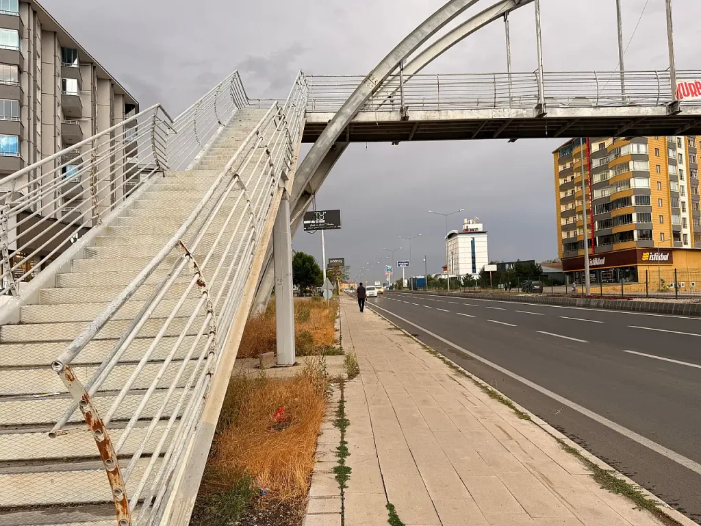 Ağrı Yaya Geçişleri Riskli Durumlar ve Çözüm Önerileri