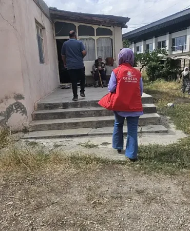 Doğubayazıt aşure etkinliği gençlik merkezinde İkram