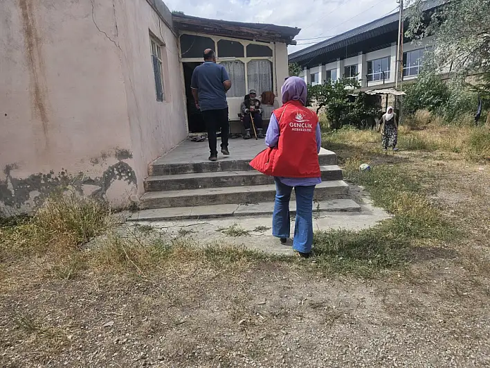 Doğubayazıt Aşure Etkinliği Gençlik Merkezinde İkram