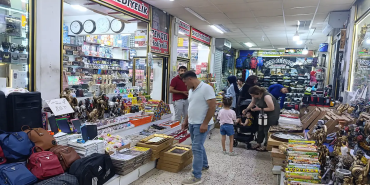 Nuhun gemisi hediyelikleriyle doğubayazıtta alışveriş