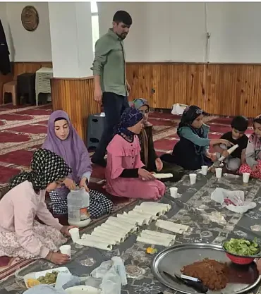 Yaz kuran kursu etkinliği Çiğ köfte ve eğlence