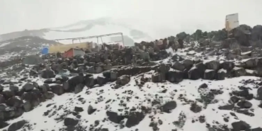 Ağrı dağı'nda kar mücadelesi: zorlu tırmanış başarıyla tamamlandı - diyadin haber Ağrı dağı'nda kar mücadelesi: zorlu tırmanış başarıyla tamamlandı