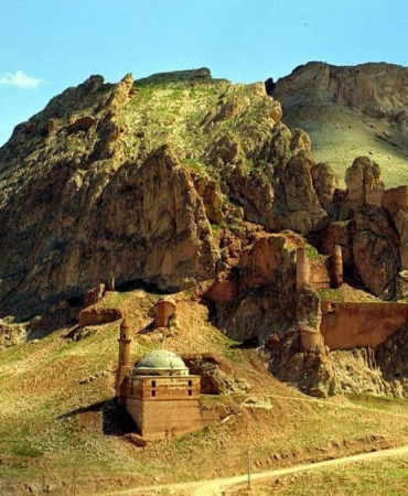 Doğubayazıt bayrakları ile milli birlik adımı