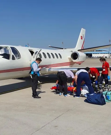 Uçak ambulans ile ağrı’dan hayati müdahale