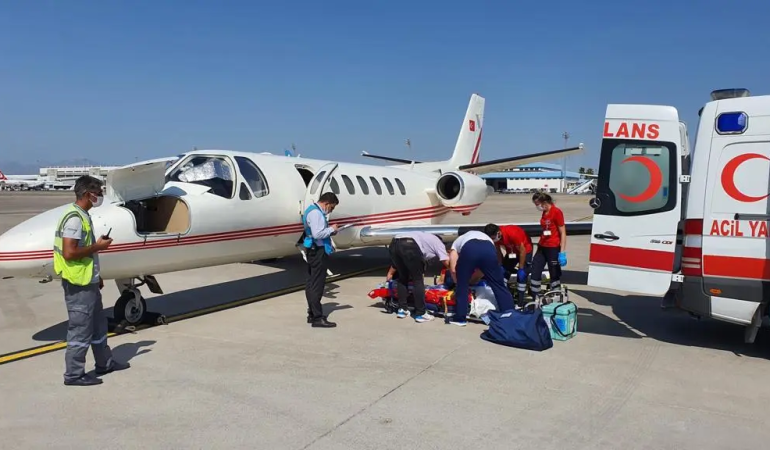 Uçak ambulans ile ağrı’dan hayati müdahale
