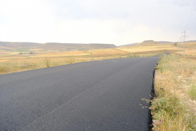 Diyadin Köy Yolu Asfaltlama Çalışmaları Devam Ediyor