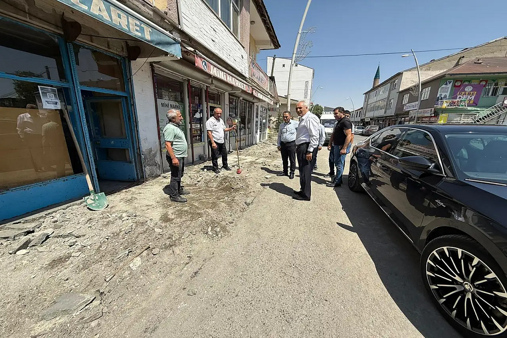 Eleşkirt Kış Hazırlıkları Güçlü Kaldırımlar İçin Çalışıyoruz