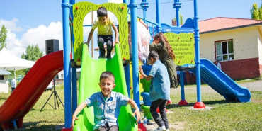 Ağrı'da Çocuk oyun parkları ile yaz akşamları keyfi