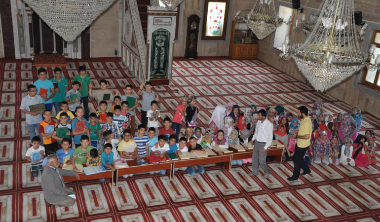 Kur'an kursu: yaz tatilinde bilinçlenme semineri