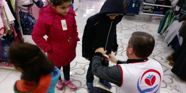 Öksüz ve yetim Çocuklara destek projesiyle hamur’da yardım