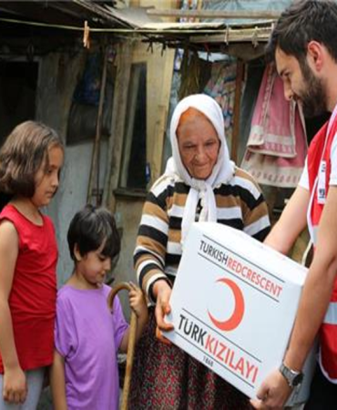Kızılay patnos yardımlarıyla İhtiyaç sahiplerinin yanında
