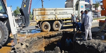 Ağrı su arızası yeni van caddesinde hızlı müdahale