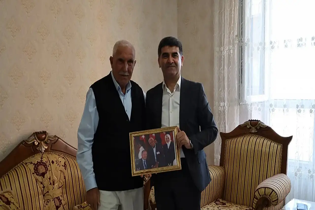 Cumhurbaşkanlığı Külliyesinde Şehit Ailesine Hediye