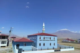 Doğubayazıt Merkez Hz Ali Camiinin Minaresi Tamamlandı