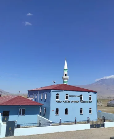 Doğubayazıt merkez hz ali camiinin minaresi tamamlandı