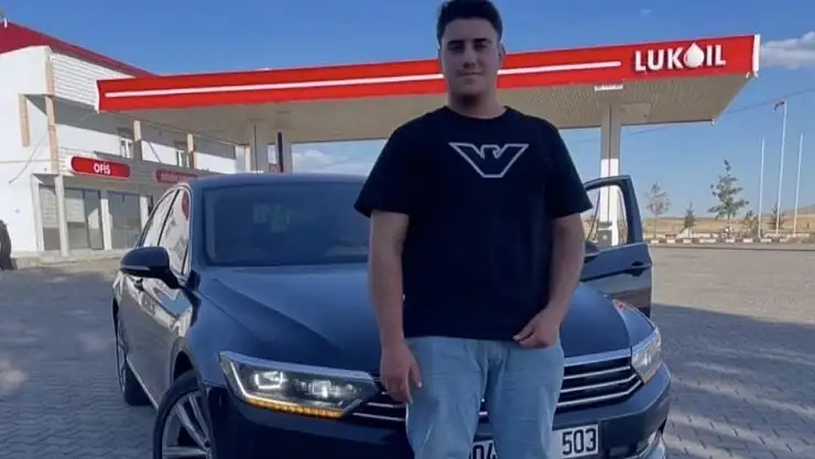 Patnos Trafik Kazası 17 Yaşındaki Berat Aslan Hayatını Kaybetti