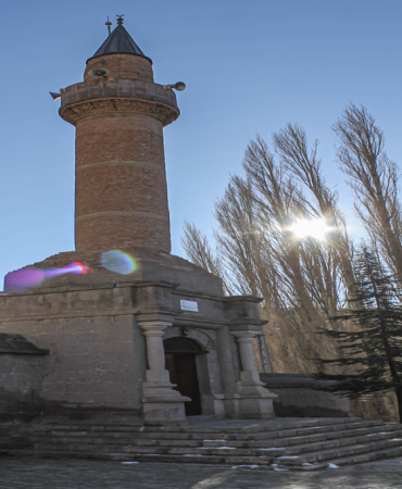 Doğubayazıt camii minaresi hayırsever katkılarıyla tamamlanıyor