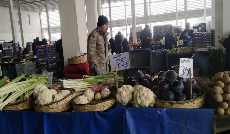 Doğubayazıt semt pazarı modern alışveriş alanı açıldı