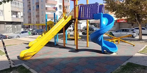 Bahçelievler çocuk parkı zemin yenileme güvenli oyun alanı - diyadin haber Bahçelievler çocuk parkı zemin yenileme güvenli oyun alanı
