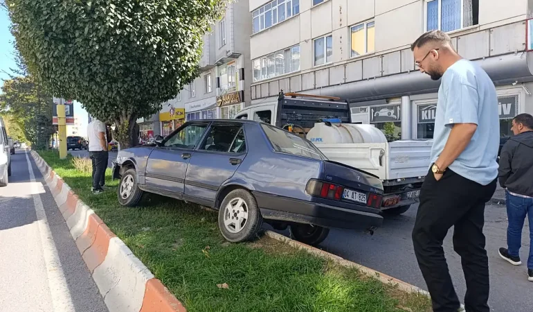 Refüje çıkan araç kazası ağrıda direksiyon kaybı - diyadin haber Refüje çıkan araç kazası ağrı'da direksiyon kaybı
